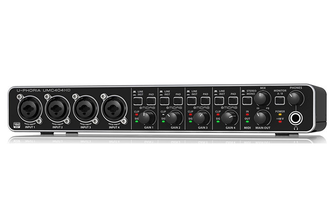 BEHRINGER UMC204HD